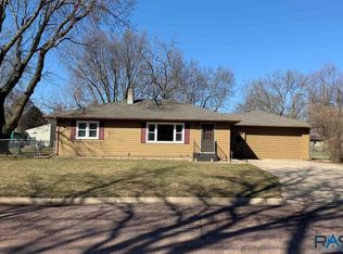 313 S 4th Ave, Brandon, SD 57005