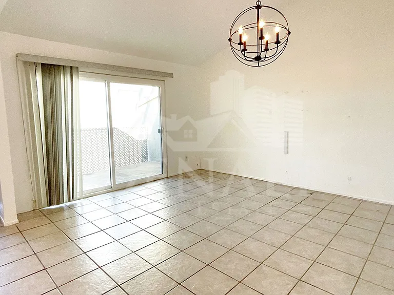 822 S Langley Ave #207 — Photo 4