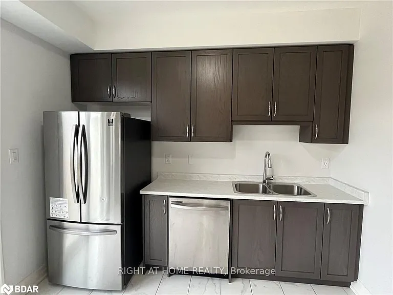 57 Bank St — Photo 11