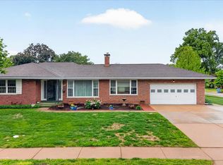 350 W Saint Anthony Ln, Florissant, MO 63031