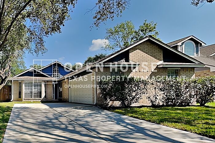 1st image of 19526 Coppervine Ln