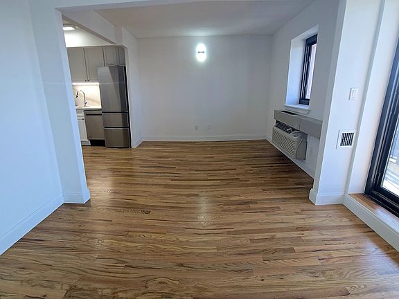 5th image of 143-51 Roosevelt Ave #9F