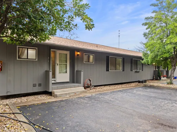 106 Oriole Ln, Bull Shoals, AR 72619