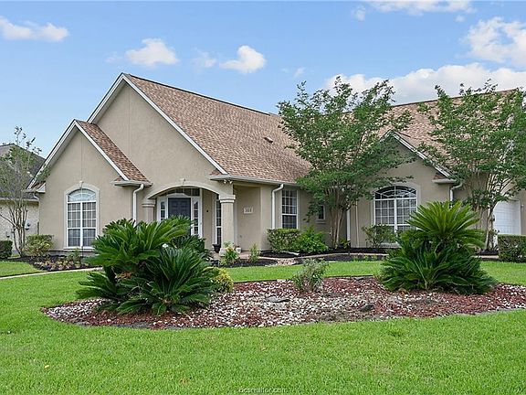 3rd image of 309 Augsburg Ln