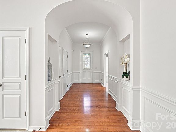 2nd image of 87423 Edsen Ct