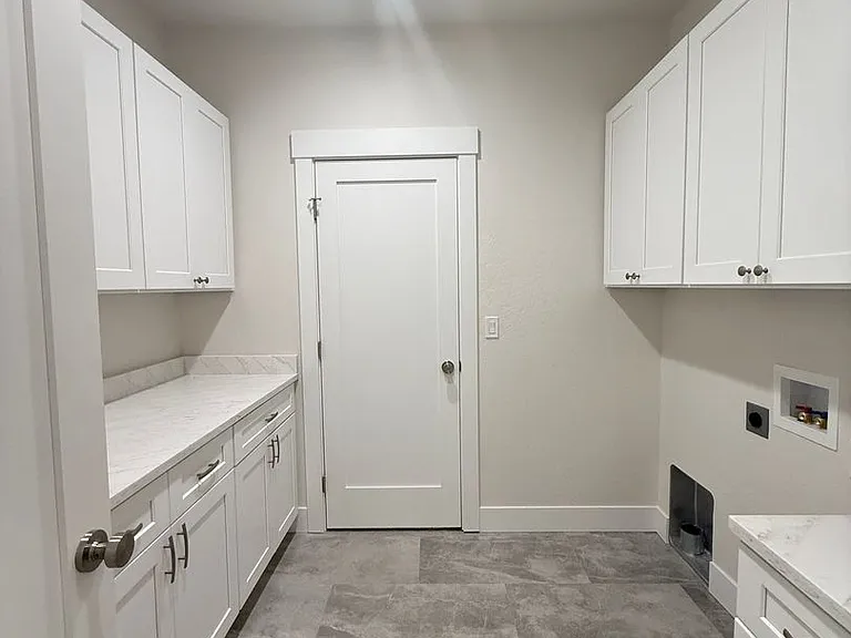 3145 Monaco Ct — Photo 8