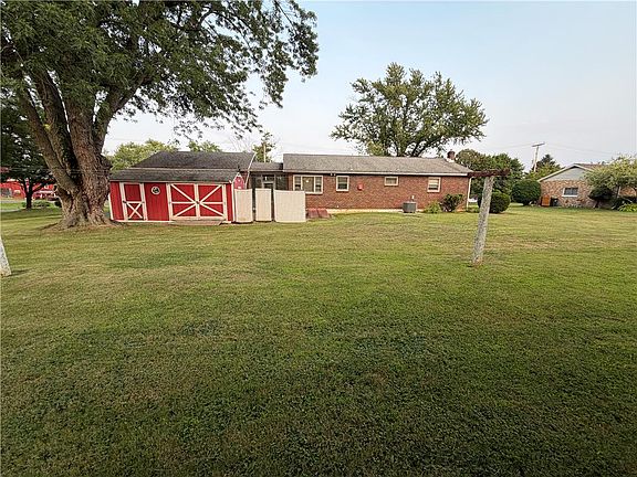 5th image of 2662 Community Dr