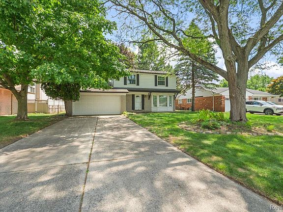 3rd image of 23370 Brandywynne St