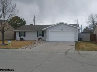 545 3rd St, Gering, NE 69341