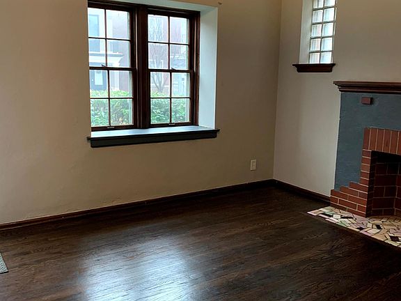 3rd image of 3835 Fairview Ave