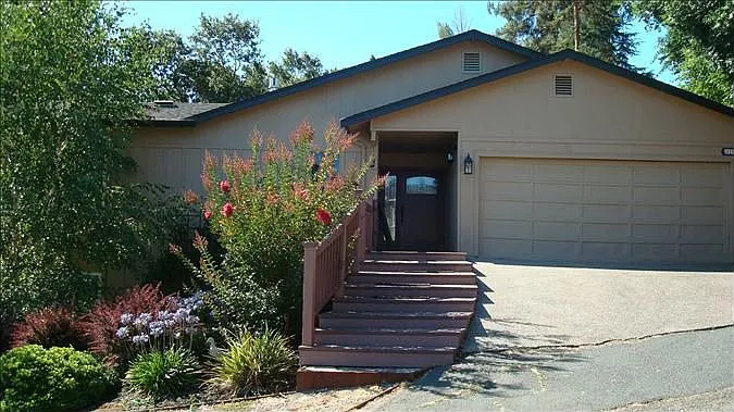 19 Huston Ct photo 1