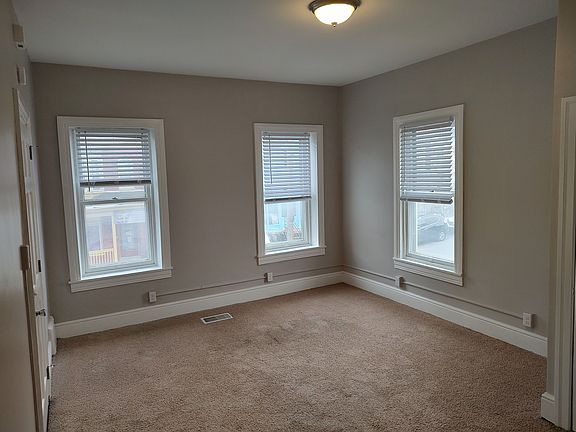 2nd image of 134 N Newberry St APT 3