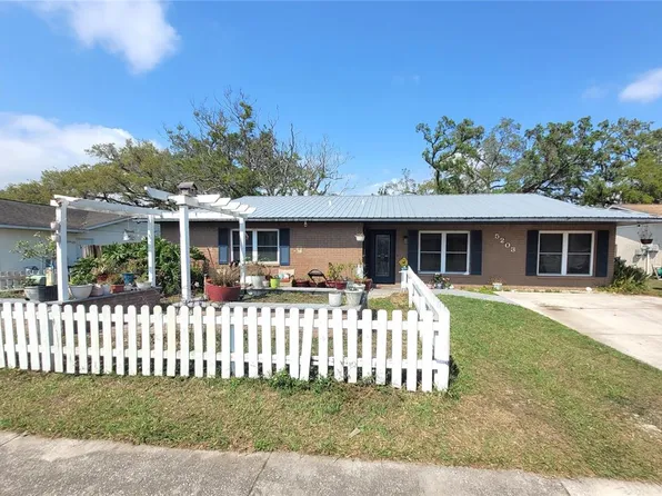5203 Presidential St, Seffner, FL 33584