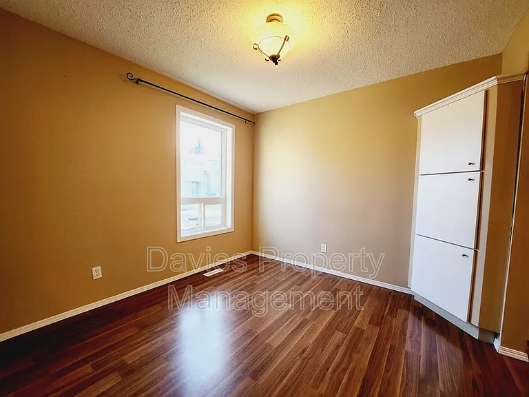 636 Saddleback Rd NW — Photo 6