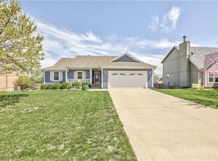 21832 S Lincoln Ter, Spring Hill, KS 66083