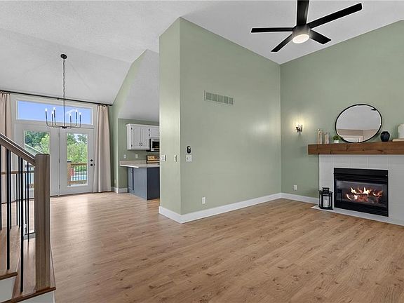 3rd image of 1801 Gunner Ave