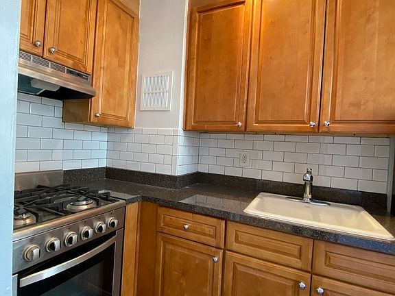 3rd image of 200 W 15th St APT 4G