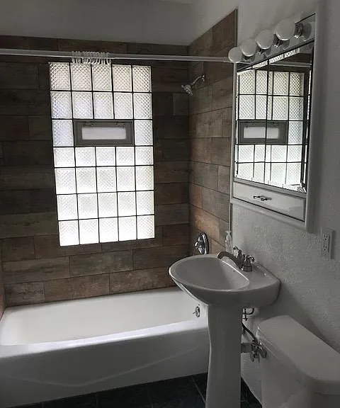 2706 N Stowell Ave — Photo 5