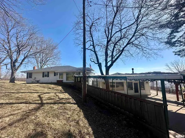 3307 Garfield St, Clinton, IA 52732