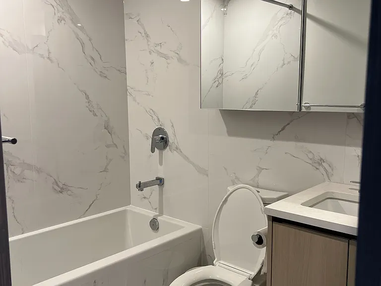25 McMahon Dr #810 — Photo 17
