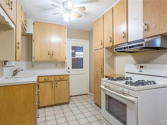 3rd image of 1409 Vine Ave