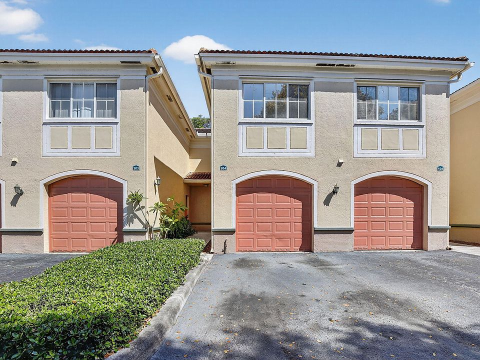 1st image of 2486 Centergate Drive #204