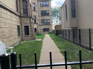 3710 N Marshfield Ave #2E, Chicago, IL 60613