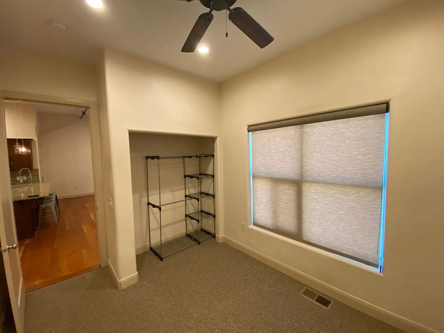 Furnished 2 bed / 1 bath Condo - Luxury Living North End of Town — Photo 2