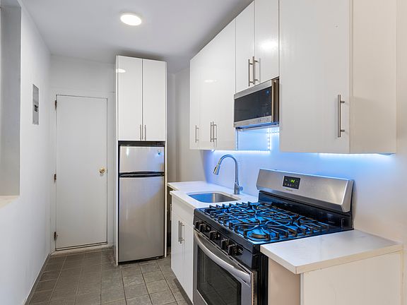 5th image of 246 E 90th St #3E