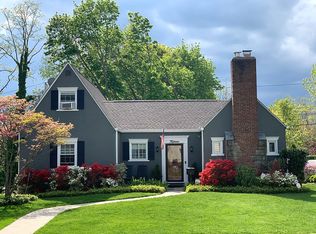 15 Robin Rd, Manhasset, NY 11030