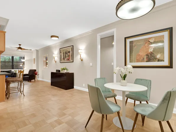 315 East 65th Street 1H image 3 of 13