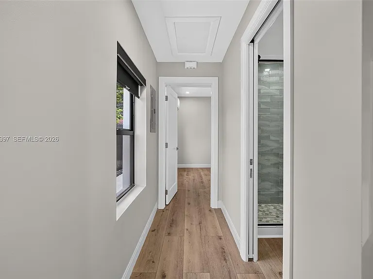 1011 NW 30th Ct #1 — Photo 11