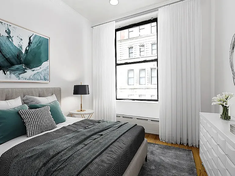 243 E 18th St #6 — Photo 2