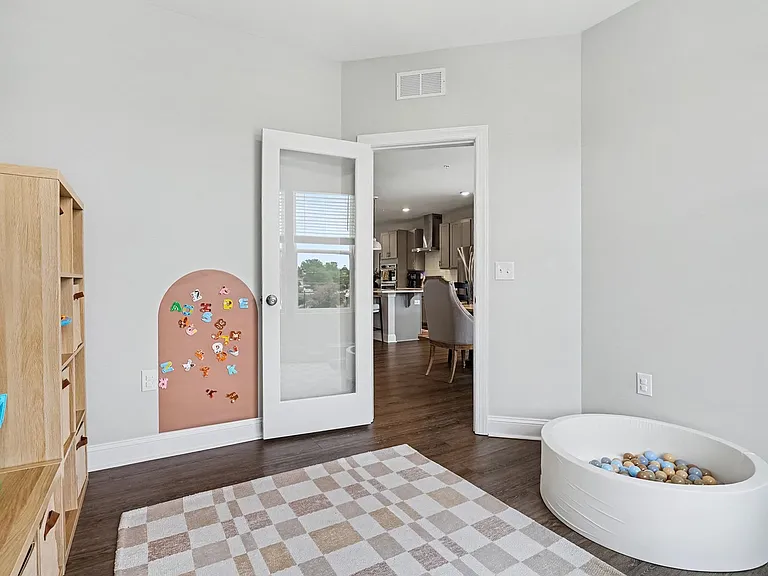 109 N Franklin St #200 — Photo 11