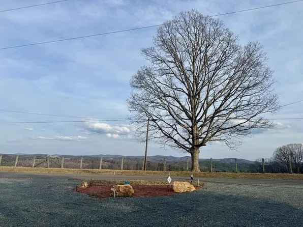 203 Revere Rd, Galax, VA 24333