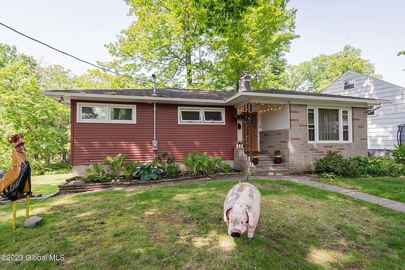 2nd image of 41 Woodside Dr