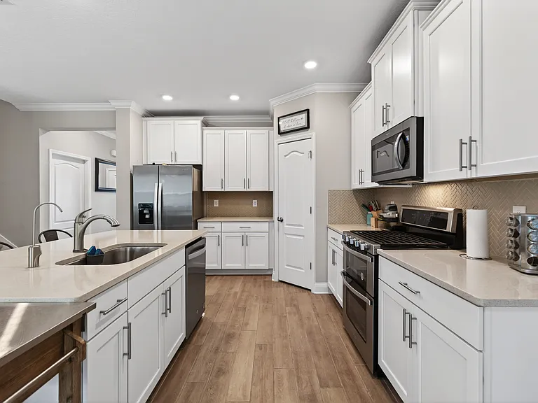 86 Zancara St — Photo 8