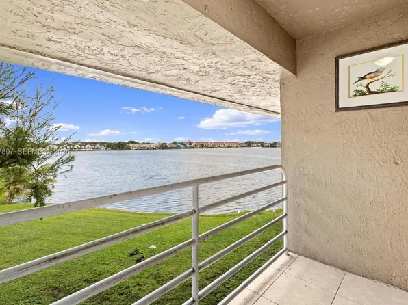5953 W 28th Ave #24, Hialeah, FL 33016