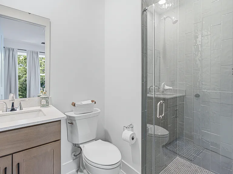 2044 Prudential Dr — Photo 35