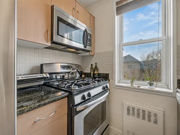 800 Ocean Parkway image 6 of 13