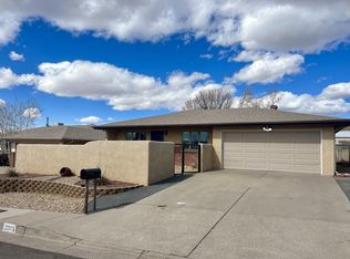 12217 Phoenix Ave NE, Albuquerque, NM 87112