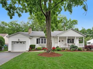 60 Pleasant View Dr, Wayne, NJ 07470