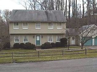 2 Meadownlark Ln, Fairmont, WV 26554