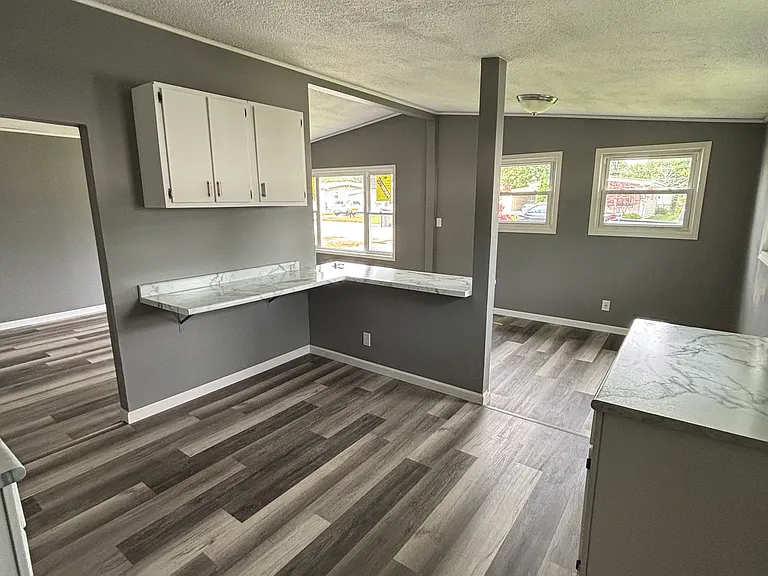 877 W Murphy St — Photo 7