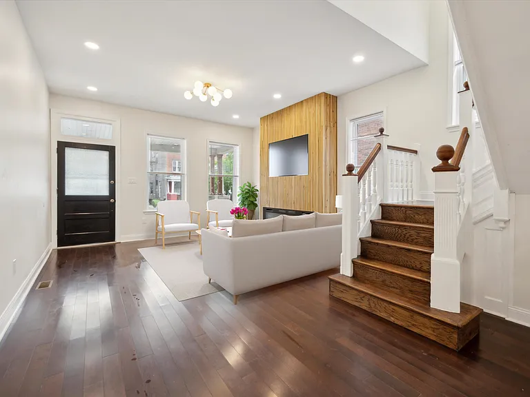 4911 Warrington Ave — Photo 43