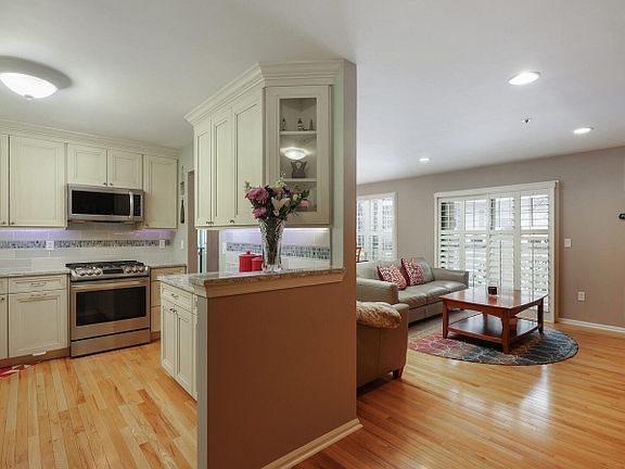 3rd image of 27 Potomac Dr BLDG 64 #27