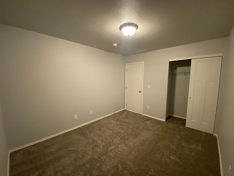 817 S Apple Pl — Photo 7