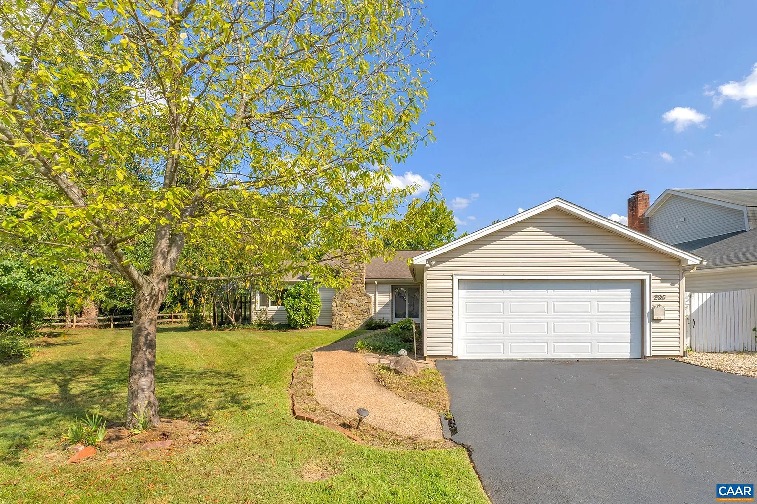 295 Tennis Dr photo 1