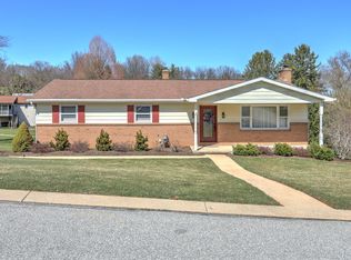 317 Shasta Dr, York, PA 17402