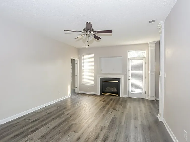 5821 Briggs Dr — Photo 4